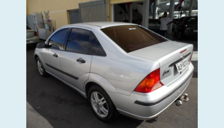 FORD FOCUS 2.0 GLX SEDAN 16V 4P AUT. - PRATA - 2004 Foto 2 (Grande)
