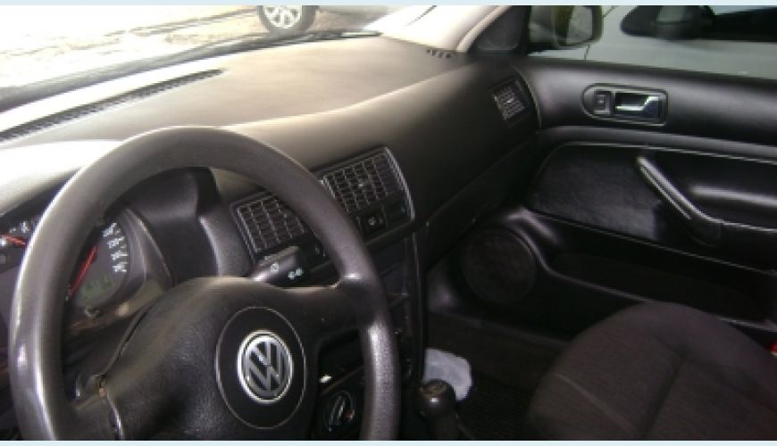 VOLKSWAGEN GOLF 1.6 MI TOTAL FLEX 8V 4P - BRANCO - 2002 Foto 2 (Grande)