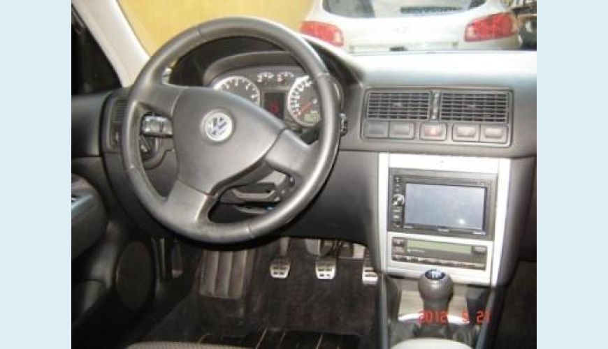 VOLKSWAGEN GOLF 1.6 SPORTLINE FLEX - PRATA - 2010 Foto 2 (Grande)