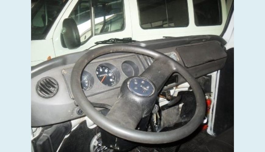 VOLKSWAGEN KOMBI - BRANCO - 2004 Foto 2 (Grande)