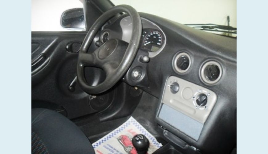 CHEVROLET CELTA 2P 1.0 - PRATA - 2003 Foto 2 (Grande)