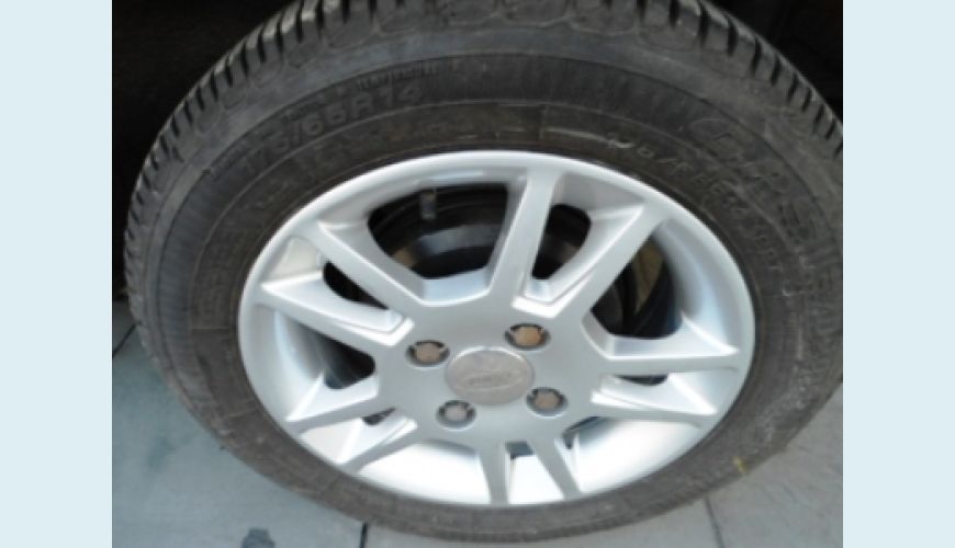 FORD FIESTA HATCH 1.6 FLEX - PRATA - 2009 Foto 2 (Grande)
