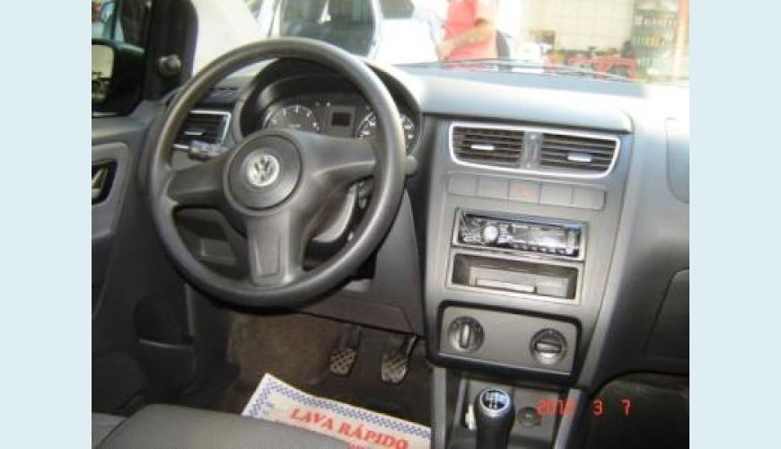 VOLKSWAGEN FOX 4P 1.0 FLEX G2 - CINZA - 2011 Foto 2 (Grande)