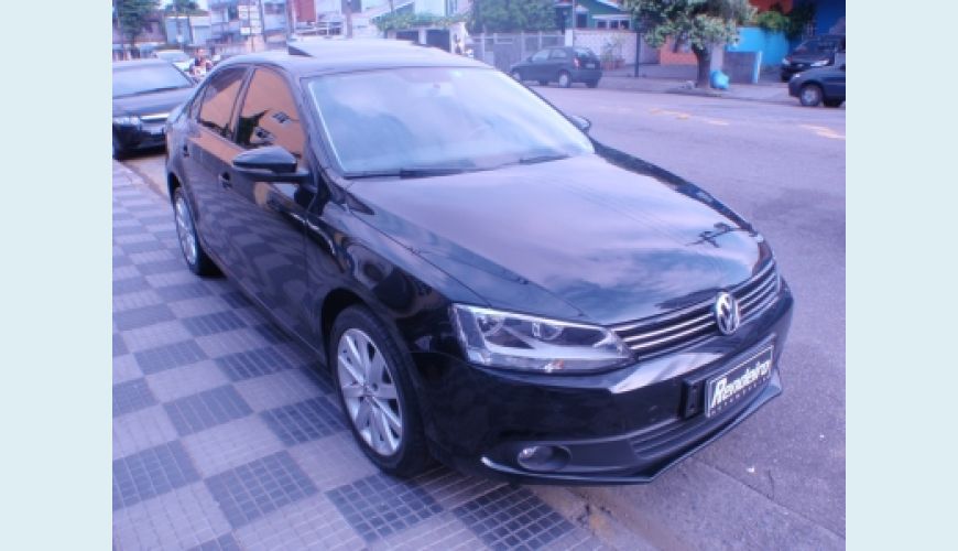 VOLKSWAGEN JETTA 2.0 TOTAL FLEX 8V 4P MEC. - PRETO - 2012 Foto 2 (Grande)