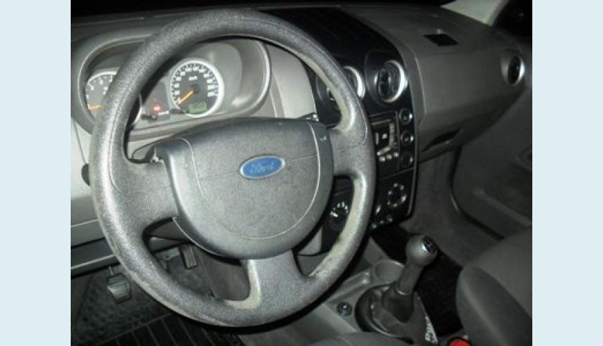 FORD FIESTA HATCH 1.6 - PRETO - 2006 Foto 2 (Grande)