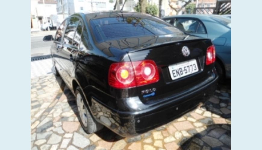 VOLKSWAGEN POLO PLUS 1.6 FLEX - PRETO - 2011 Foto 3 (Grande)