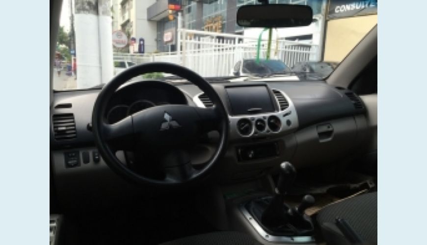 MITSUBISHI L200 TRITON 3.2 GLS 4X4 CD 16V TURBO INTERCOLER DIESEL 4P - PRATA - 2012 Foto 3 (Grande)