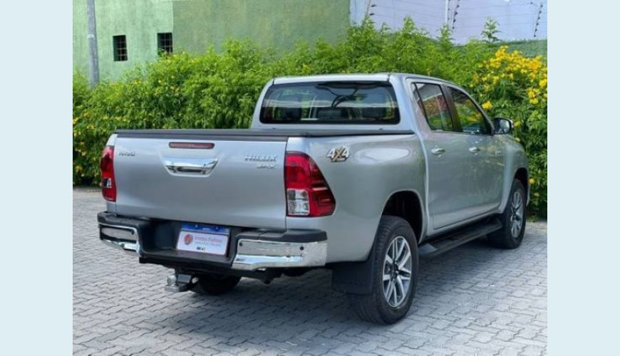 TOYOTA HILUX 2.8 SRX 4X4 CD 16V DIESEL 4P AUT. - PRATA - 2016 Foto 3 (Grande)