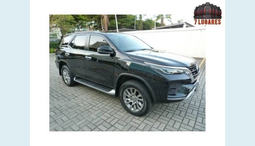 TOYOTA HILUX SW4 2.8 D-4D TURBO DIESEL SRX 7L 4X4 AUT. - PRETO - 2021 Foto 3 (Grande)