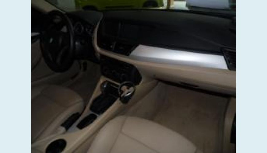 BMW X1 2.0 18I 4X2 16V 4P AUT. - PRETO - 2011 Foto 3 (Grande)
