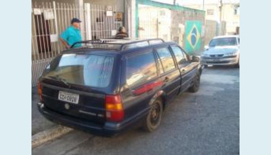 VOLKSWAGEN QUANTUM 1.8 I CL 8V 4P - AZUL - 1995 Foto 3 (Grande)
