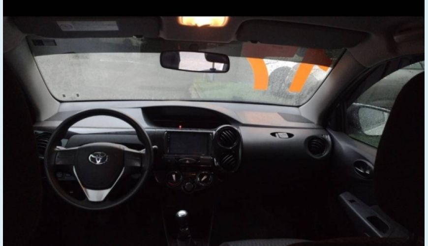TOYOTA ETIOS 1.5 X SEDAN 16V FLEX 4P - BRANCO - 2017 Foto 3 (Grande)
