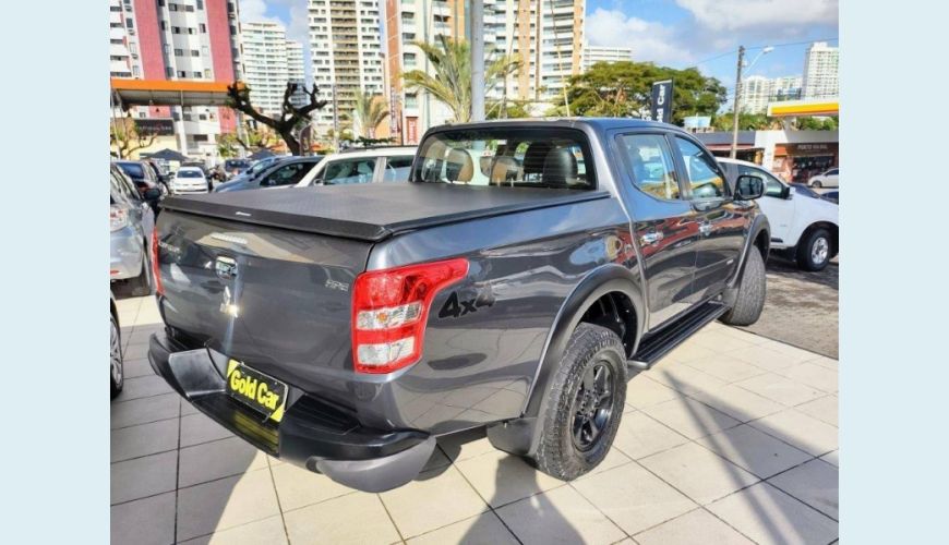 MITSUBISHI L200 TRITON 2.4 16V TURBO DIESEL OUTDOOR HPE CD 4X4 AUT. - PRATA - 2021 Foto 3 (Grande)