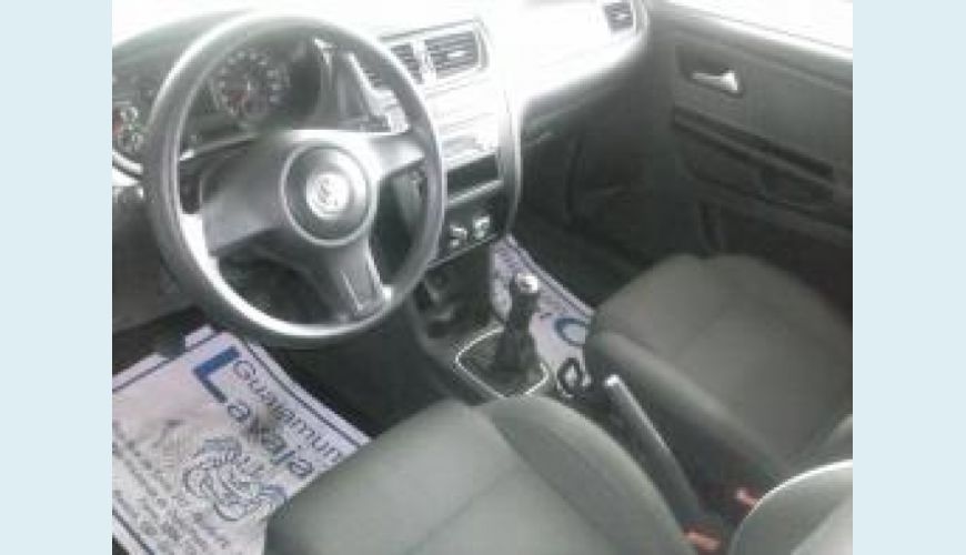 VOLKSWAGEN FOX 1.0 MI TREND 8V FLEX 4P - PRETO - 2011 Foto 3 (Grande)