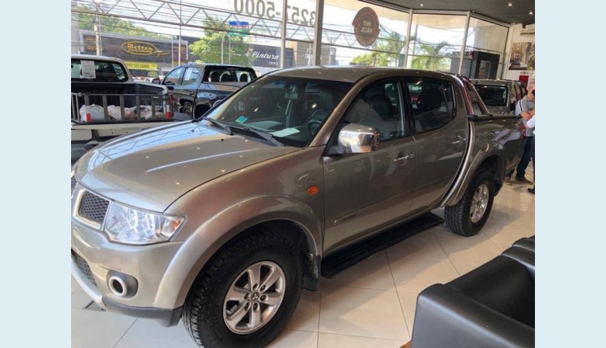 MITSUBISHI L200 TRITON 3.2 HPE 4X4 CD 16V TURBO INTERCOOLER DIESEL 4P AUT. - PRATA - 2013 Foto 3 (Grande)