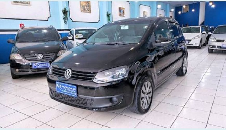 VOLKSWAGEN FOX 1.0 MI 8V FLEX 4P - PRETO - 2013 Foto 3 (Grande)