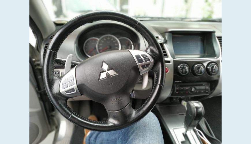 MITSUBISHI PAJERO DAKAR 3.2 HPE 4X4 7 LUGARES 16V TURBO INTERCOOLER DIESEL 4P AUT - PRATA - 2015 Foto 3 (Grande)