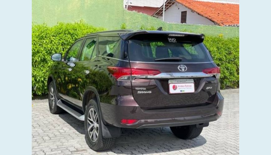 TOYOTA HILUX SW4 2.8 SRX 4X4 7 LUGARES 16V TURBO INTERCOOLER DIESEL 4P AUT. - MARROM - 2017 Foto 3 (Grande)