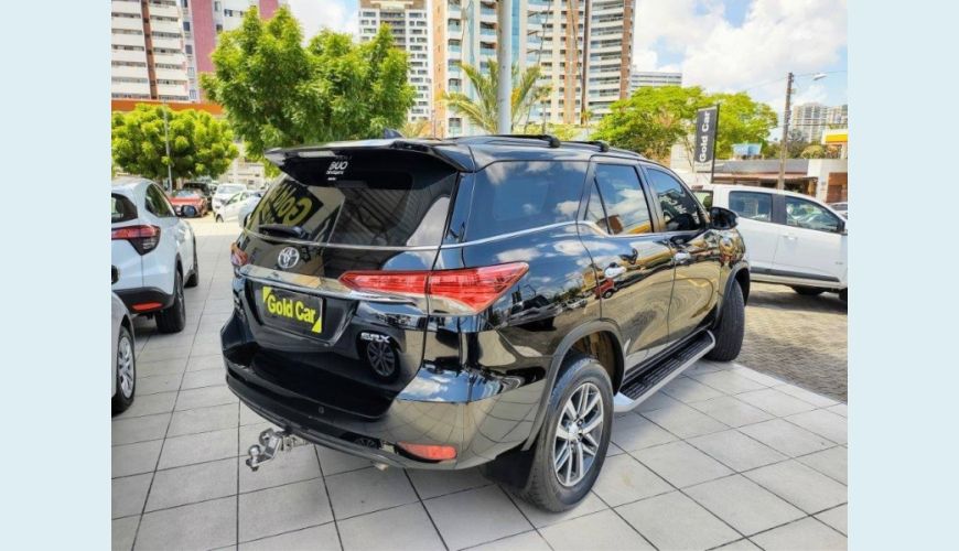 TOYOTA HILUX SW4 2.8 SRX 4X4 7 LUGARES 16V TURBO INTERCOOLER DIESEL 4P AUT. - PRETO - 2016 Foto 3 (Grande)