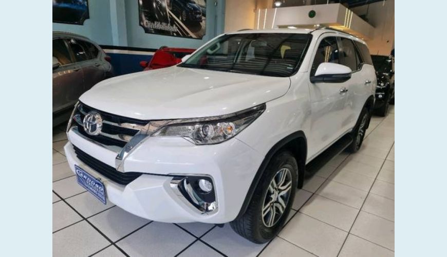 TOYOTA HILUX SW4 2.7 SRV 7 LUGARES 4X2 16V FLEX 4P AUT. - BRANCO - 2019 Foto 3 (Grande)