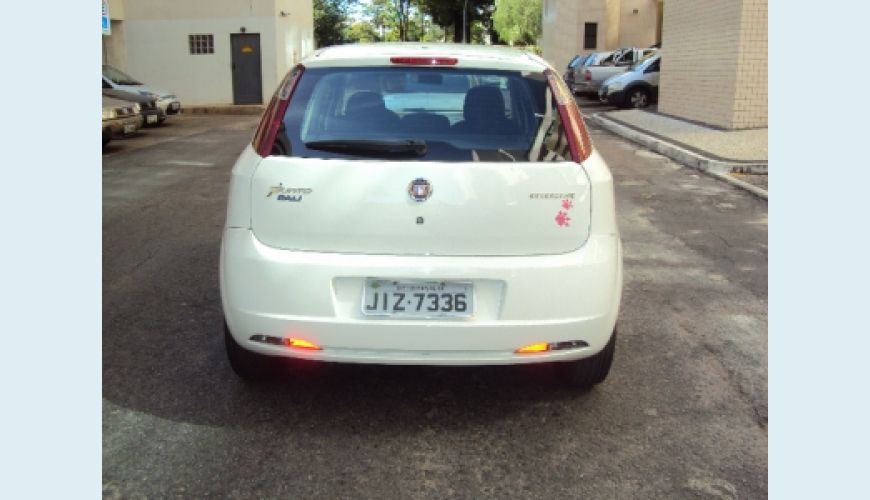 FIAT PUNTO ATTRACTIVE 1.4 FLEX - BRANCO - 2011 Foto 3 (Grande)