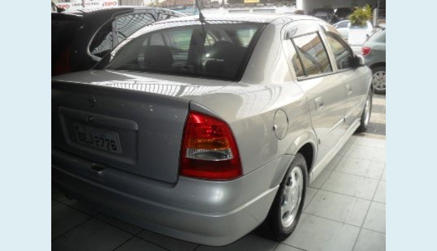 CHEVROLET ASTRA SEDAN CD 1.8 - PRATA - 2001 Foto 3 (Grande)