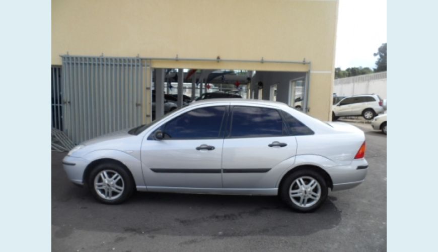 FORD FOCUS 2.0 GLX SEDAN 16V 4P AUT. - PRATA - 2004 Foto 3 (Grande)