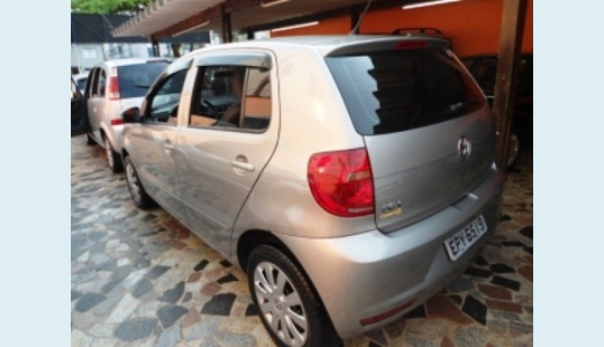 VOLKSWAGEN FOX TREND 1.0 FLEX - PRATA - 2011 Foto 3 (Grande)