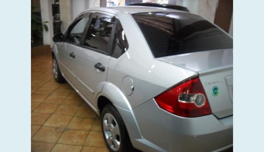FORD FIESTA SEDAN 1.6 FLEX - PRATA - 2005 Foto 3 (Grande)