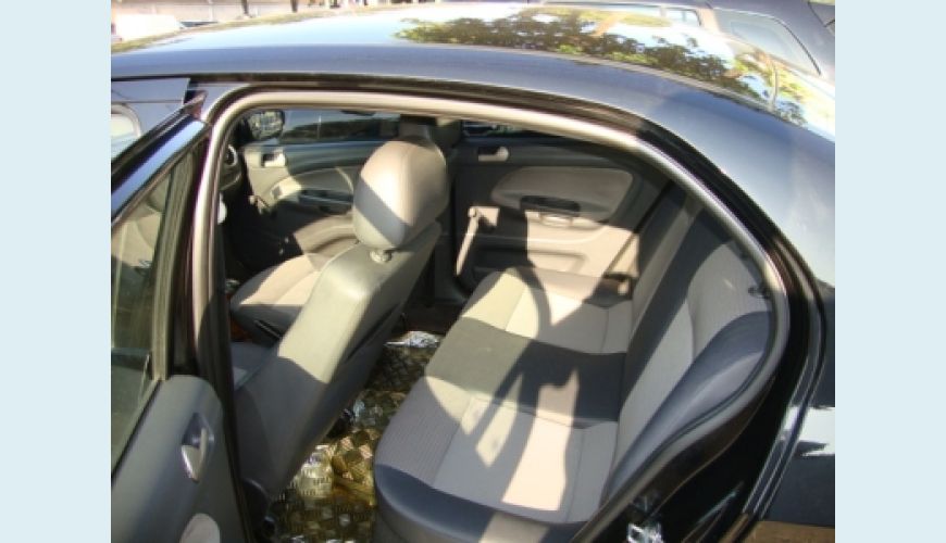 VOLKSWAGEN VOYAGE 1.0 MI TOTAL FLEX 8V 4P - PRETO - 2011 Foto 3 (Grande)