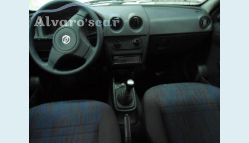 CHEVROLET CELTA 1.0 LIFE 4P - PRATA - 2010 Foto 3 (Grande)