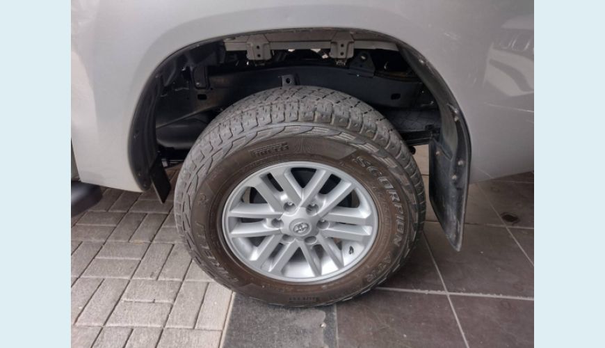 TOYOTA HILUX 2.8 NARROW 4X4 CD 16V DIESEL 4P - PRATA - 2018 Foto 4 (Grande)