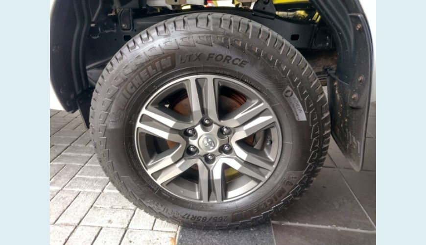TOYOTA HILUX 2.8 NARROW 4X4 CD 16V DIESEL 4P - BRANCO - 2019 Foto 4 (Grande)