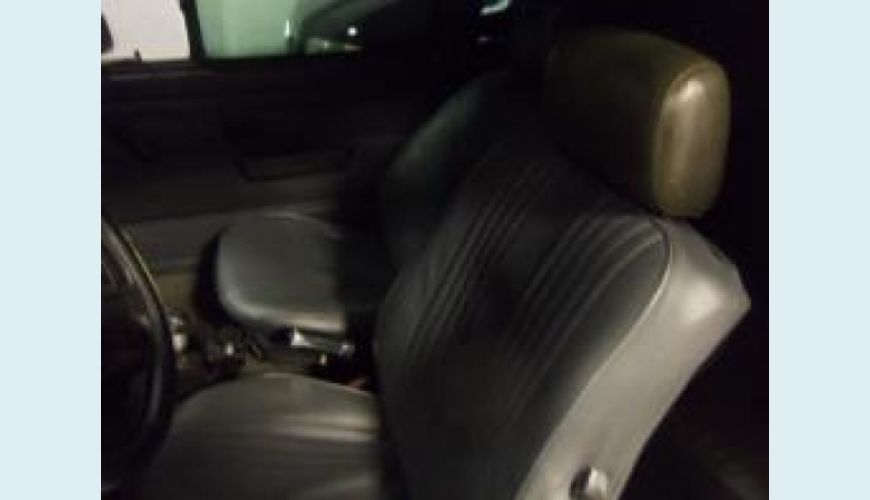 VOLKSWAGEN VOYAGE 1.6 CL 8V ALCOOL 2P - VERDE - 1994 Foto 4 (Grande)