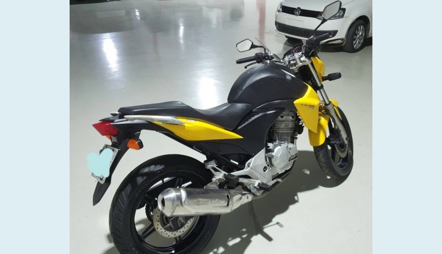 HONDA CB 300R STREET - AMARELO - 2013 Foto 4 (Grande)