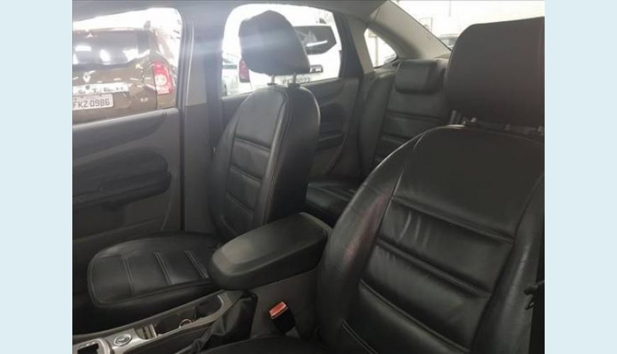 FORD FOCUS 2.0 GHIA SEDAN 16V FLEX 4P - PRATA - 2010 Foto 4 (Grande)