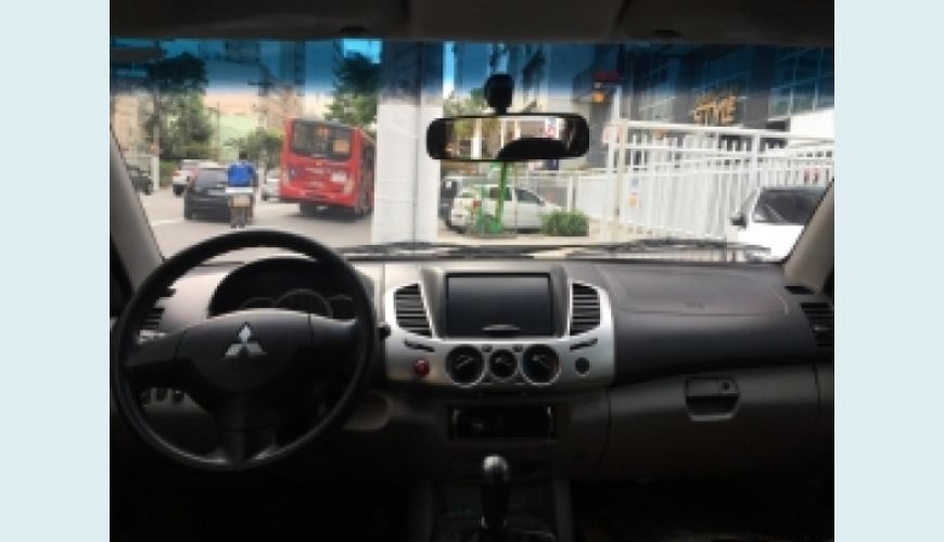 MITSUBISHI L200 TRITON 3.2 GLS 4X4 CD 16V TURBO INTERCOLER DIESEL 4P - PRATA - 2012 Foto 4 (Grande)