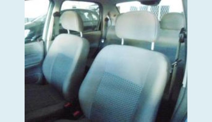 CHEVROLET CORSA 1.4 MPFI MAXX 8V ECONO.FLEX 4P - PRATA - 2010 Foto 4 (Grande)