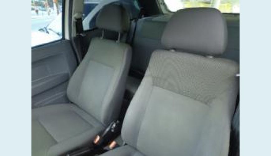 VOLKSWAGEN GOL 1.0 MI 8V FLEX 4P G.IV - BRANCO - 2010 Foto 4 (Grande)