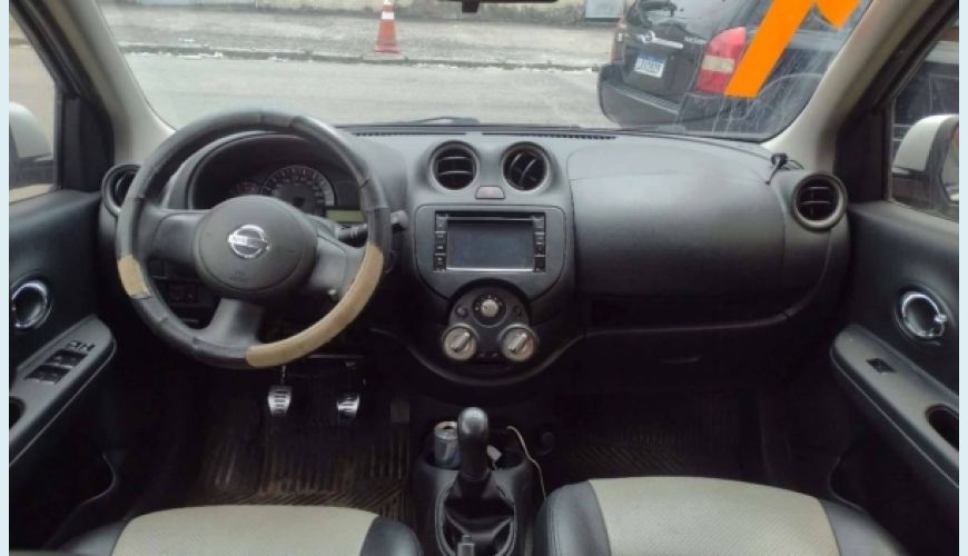 NISSAN MARCH 1.6 S RIO 16V FLEX 4P - PRATA - 2013 Foto 4 (Grande)