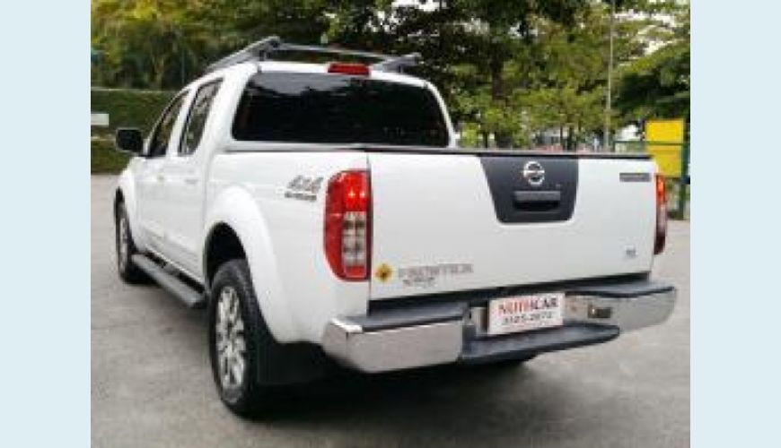 NISSAN FRONTIER 2.5 SL 4X4 CD TURBO ELETRONIC DIESEL 4P AUT. - BRANCO - 2014 Foto 4 (Grande)