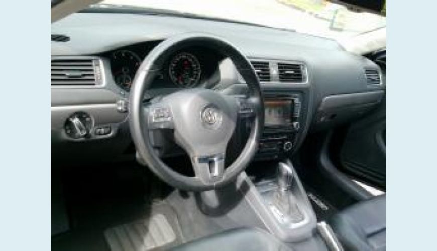 VOLKSWAGEN JETTA 2.0 TSI HIGHLINE 200CV 4P TIPTRONIC - PRETO - 2011 Foto 4 (Grande)