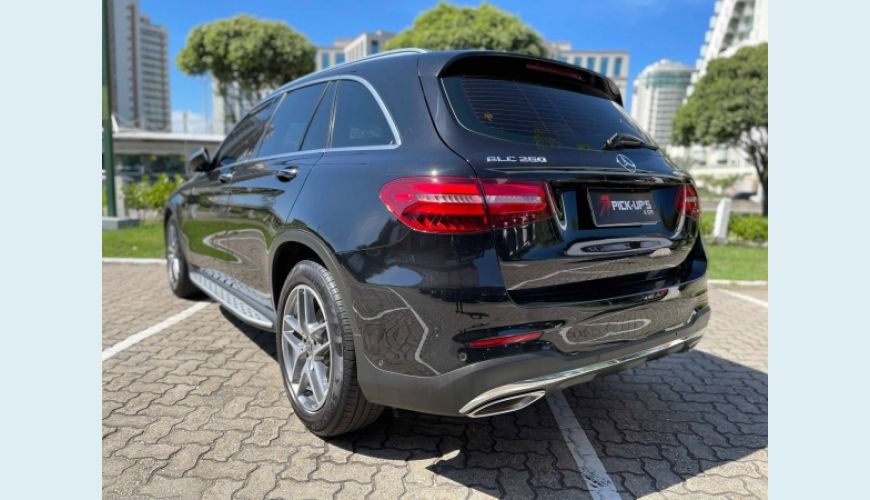 MERCEDES-BENZ GLC 250 2.0 CGI HIGHWAY 4MATIC 9G-TRONIC - PRETO - 2019 Foto 4 (Grande)