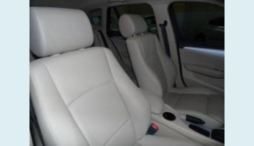 BMW X1 2.0 18I 4X2 16V 4P AUT. - PRETO - 2011 Foto 4 (Grande)