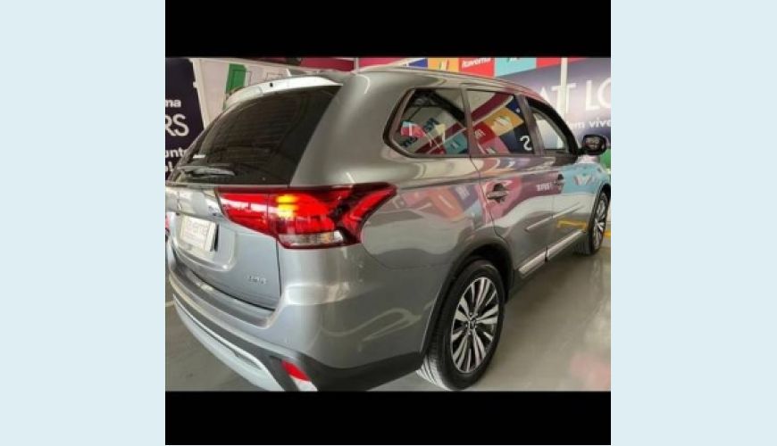 MITSUBISHI OUTLANDER 2.0 MIVEC HPE AUT. - CINZA - 2022 Foto 4 (Grande)