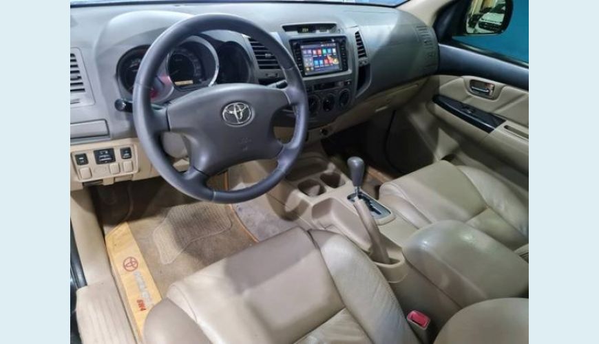 TOYOTA HILUX SW4 2.7 SR 4X2 16V 4P AUT. - PRETO - 2010 Foto 4 (Grande)