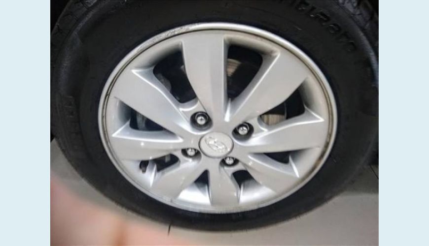 HYUNDAI HB 20S 1.0 COMFORT STYLE 12V FLEX 4P - PRATA - 2015 Foto 4 (Grande)