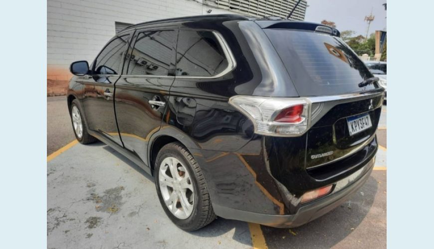 MITSUBISHI OUTLANDER 3.0 GT 4X4 V6 24V 4P AUT. - PRETO - 2014 Foto 4 (Grande)