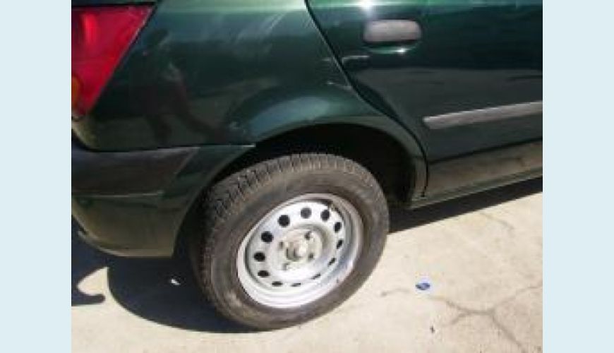 FORD FIESTA 1.0 MPI STREET 8V 4P - VERDE - 2002 Foto 4 (Grande)