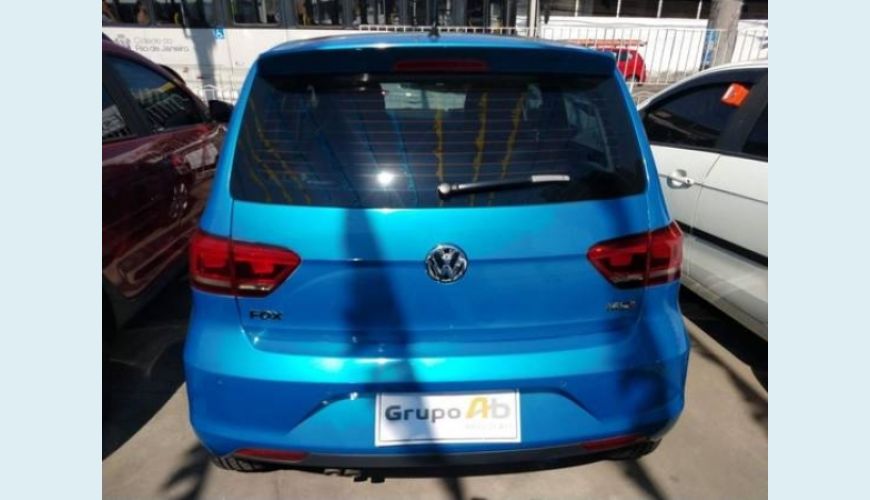 VOLKSWAGEN FOX 1.6 MSI HIGHLINE 16V FLEX 4P - AZUL - 2015 Foto 4 (Grande)